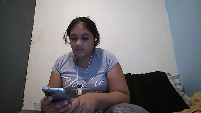 Indianbloom- online show from 10.12.25