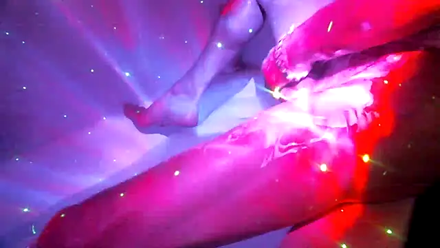 Snapshot of justinewe69 chatting on 02.06.26 justinewe69 online show from 02.06.26