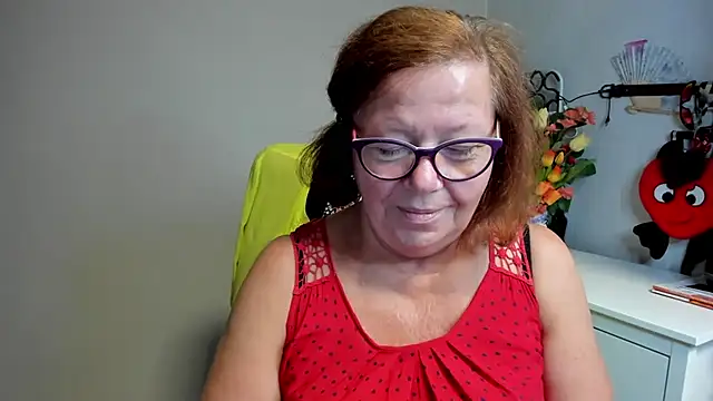 Snapshot of Adelewildx chatting on 06.26.26 Adelewildx online show from 06.26.26