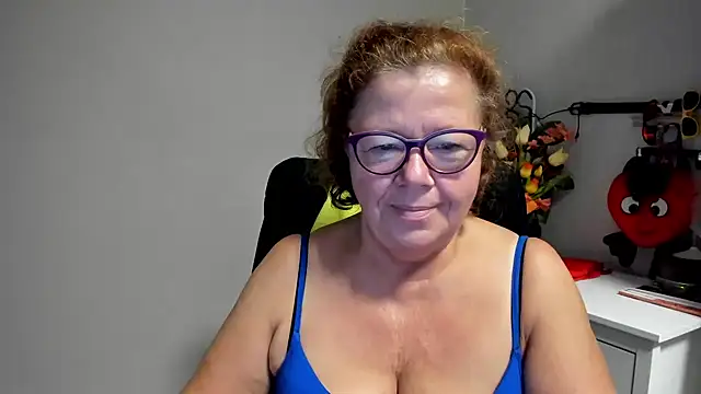 Snapshot of Adelewildx chatting on 08.06.26 Adelewildx online show from 08.06.26