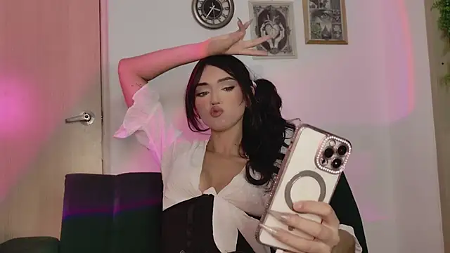 Snapshot of YourKatt chatting on 05.29.26 YourKatt online show from 05.29.26