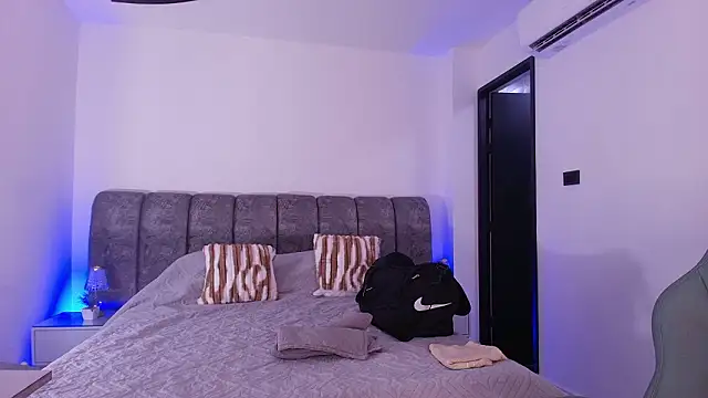 Snapshot of mister_miike chatting on 02.06.26 mister miike online show from 02.06.26