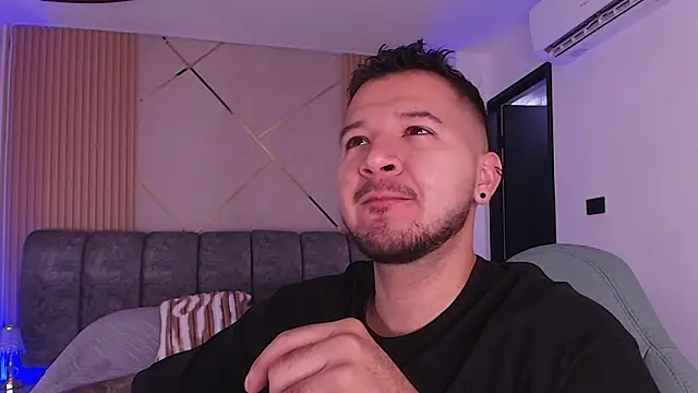 Snapshot of mister_miike chatting on 02.17.26 mister miike online show from 02.17.26