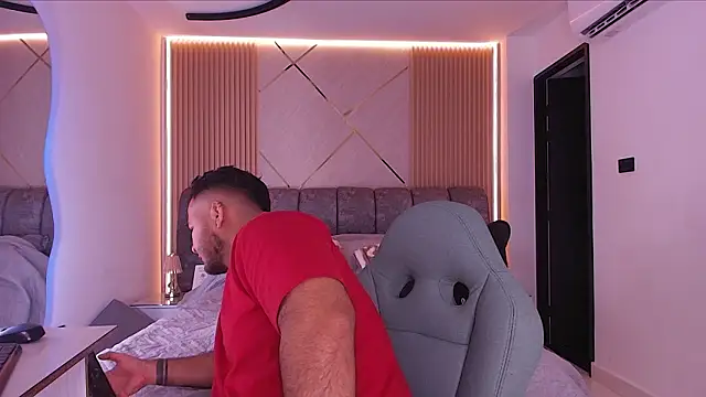 Snapshot of mister_miike chatting on 03.07.26 mister miike online show from 03.07.26