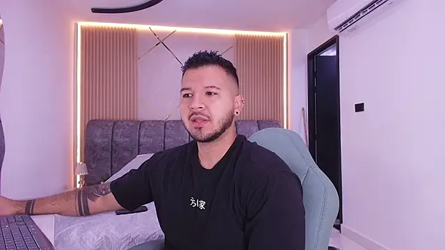 Snapshot of mister_miike chatting on 03.16.26 mister miike online show from 03.16.26