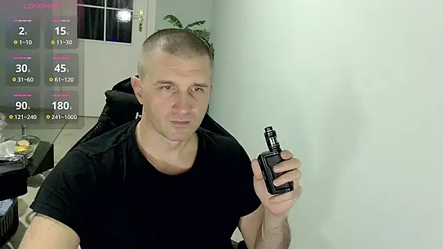 Snapshot of Maribor chatting on 11.18.25 Maribor online show from 11.18.25