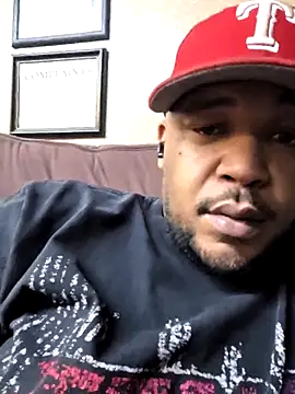 Snapshot of Oakcliffjacker chatting on 10.04.25 Oakcliffjacker online show from 10.04.25