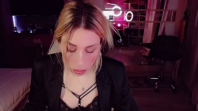 Snapshot of AnnieGOld_ chatting on 01.06.26 AnnieGOld online show from 01.06.26