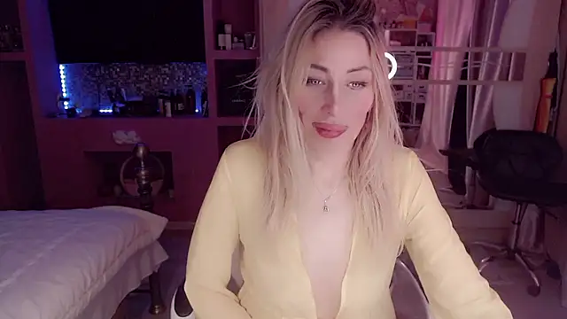 Snapshot of AnnieGOld_ chatting on 01.10.26 AnnieGOld online show from 01.10.26