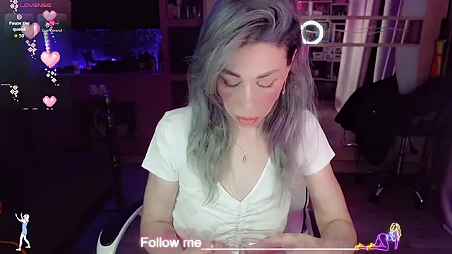 Snapshot of AnnieGOld_ chatting on 02.06.26 AnnieGOld online show from 02.06.26