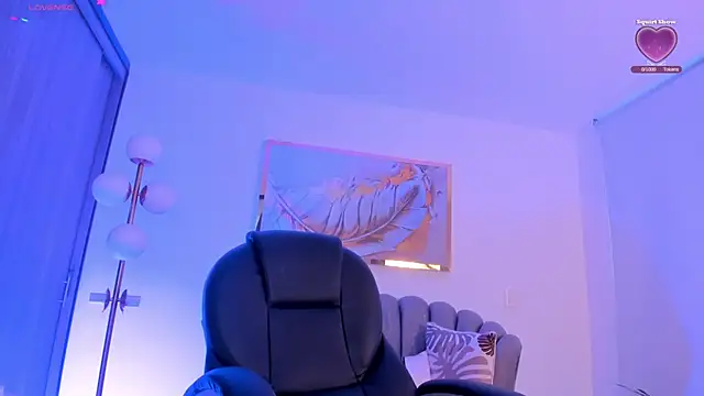 ZoePresleyX online show from 12.14.25