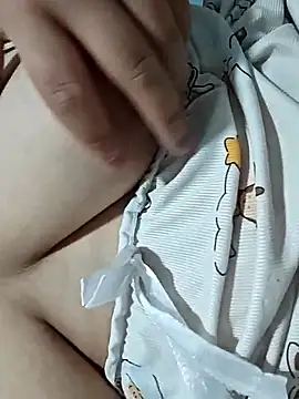 Snapshot of xqiqi12345 chatting on 12.22.25 xqiqi12345 online show from 12.22.25