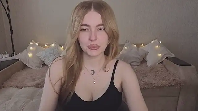Snapshot of ViolettaLopez chatting on 05.16.26 ViolettaLopez online show from 05.16.26