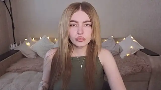 Snapshot of ViolettaLopez chatting on 05.23.26 ViolettaLopez online show from 05.23.26