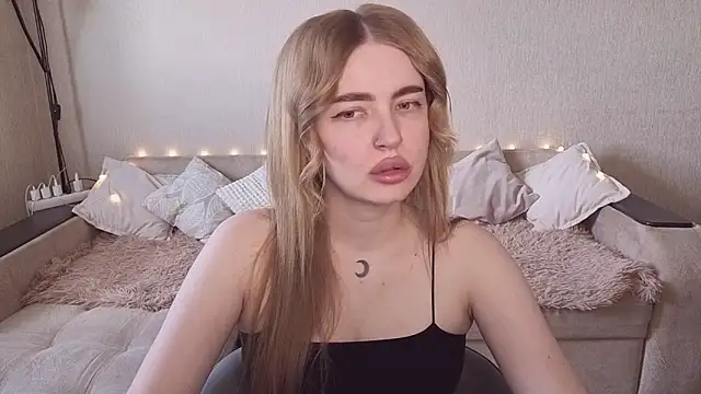 Snapshot of ViolettaLopez chatting on 06.27.26 ViolettaLopez online show from 06.27.26