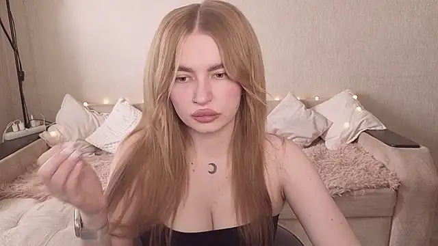 Snapshot of ViolettaLopez chatting on 06.30.26 ViolettaLopez online show from 06.30.26