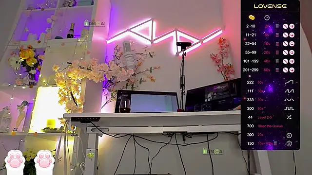 Elena-Marilyn online show from 04.29.26