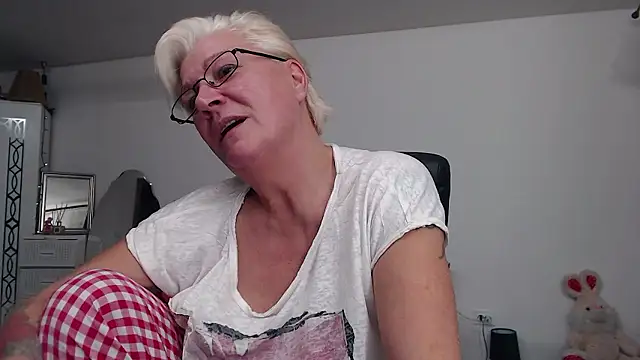 LaylaMilf online show from 12.02.24