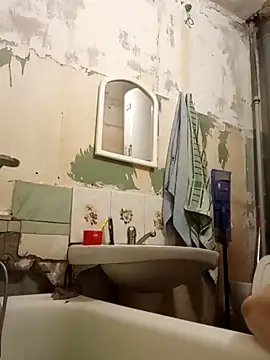 Amy August online show from 03.20.25