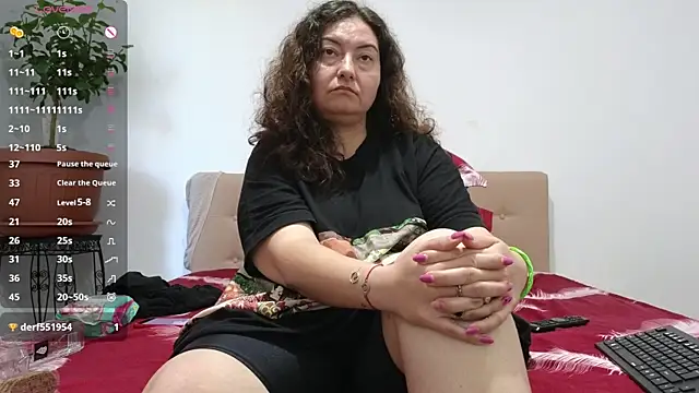 Snapshot of BBW_MILF_4U chatting on 06.11.26 BBW MILF 4U online show from 06.11.26