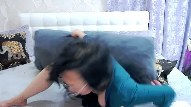 Asian legs online show from 09.16.25