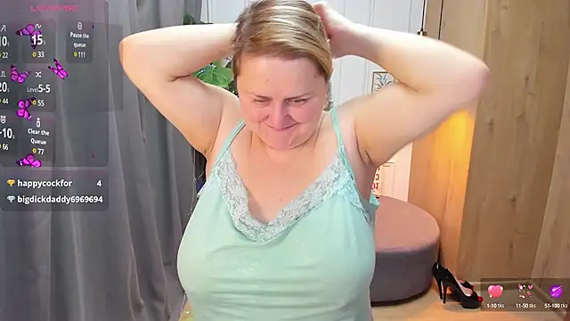 Snapshot of ScarlettSoft chatting on 12.26.24 ScarlettSoft online show from 12.26.24