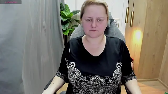 Snapshot of ScarlettSoft chatting on 03.03.25 ScarlettSoft online show from 03.03.25