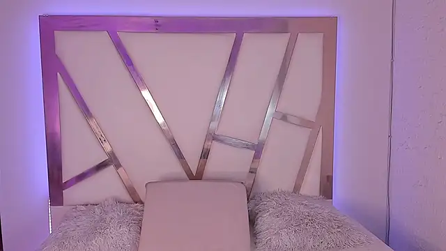 PaulinaBelushi online show from 01.15.25