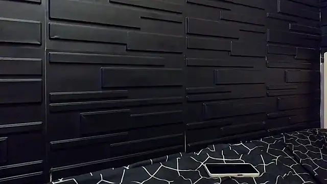 Snapshot of KrikaCat chatting on 12.16.25 KrikaCat online show from 12.16.25