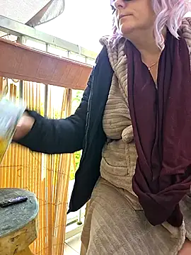 Snapshot of germanwoman01 chatting on 10.19.25 germanwoman01 online show from 10.19.25