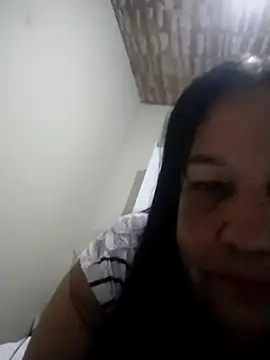Snapshot of catdool chatting on 04.15.26 catdool online show from 04.15.26