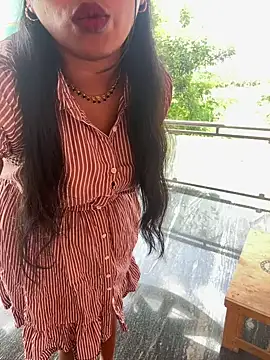 Dhiyapink online show from 03.23.25