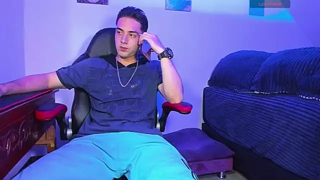 Alex smith00 online show from 12.04.24