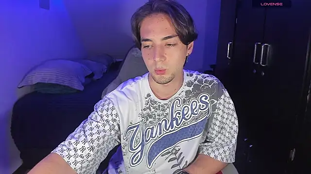 Alex smith00 online show from 09.30.25