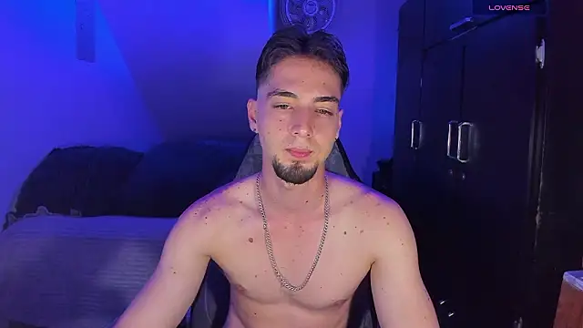 Snapshot of Alex_smith00 chatting on 02.05.26 Alex smith00 online show from 02.05.26