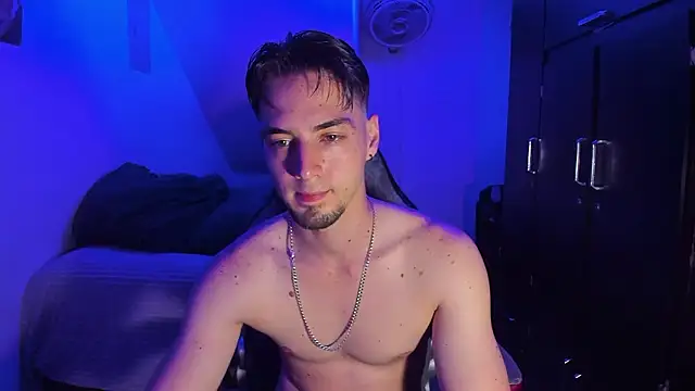 Snapshot of Alex_smith00 chatting on 02.11.26 Alex smith00 online show from 02.11.26