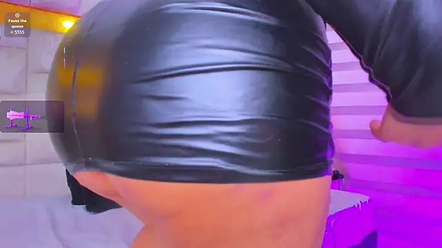 Snapshot of bigass_monic chatting on 02.12.26 bigass monic online show from 02.12.26