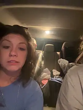 Snapshot of jizzyunit chatting on 12.21.24 jizzyunit online show from 12.21.24