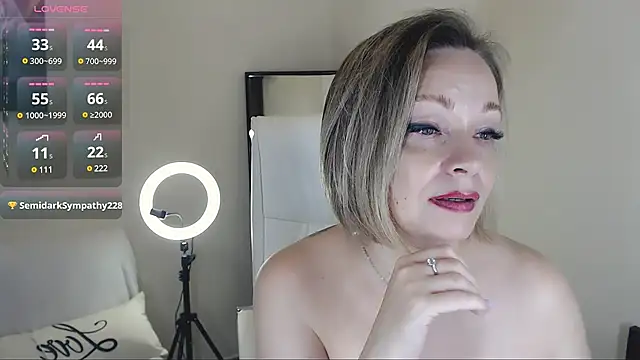 Snapshot of Tilly_Eliot chatting on 02.28.25 Tilly Eliot online show from 02.28.25