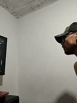 Snapshot of SebasOrte94 chatting on 11.24.25 SebasOrte94 online show from 11.24.25