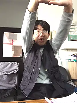 Snapshot of o0-69o chatting on 12.19.24 o0-69o online show from 12.19.24