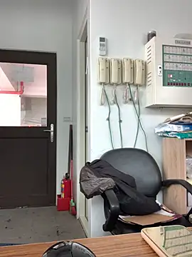 Snapshot of o0-69o chatting on 12.21.24 o0-69o online show from 12.21.24