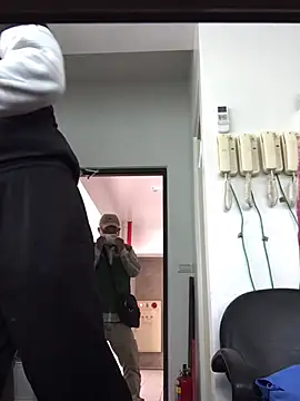 Snapshot of o0-69o chatting on 12.23.24 o0-69o online show from 12.23.24