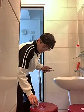 Snapshot of o0-69o chatting on 12.23.24 o0-69o online show from 12.23.24