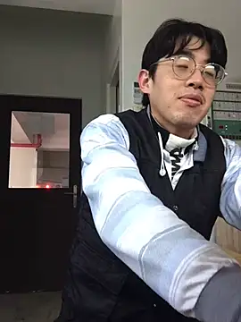 Snapshot of o0-69o chatting on 12.31.24 o0-69o online show from 12.31.24