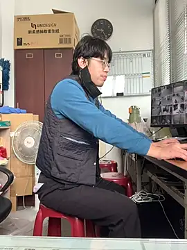 Snapshot of o0-69o chatting on 02.06.25 o0-69o online show from 02.06.25