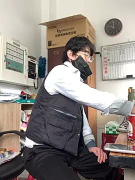 Snapshot of o0-69o chatting on 02.08.25 o0-69o online show from 02.08.25