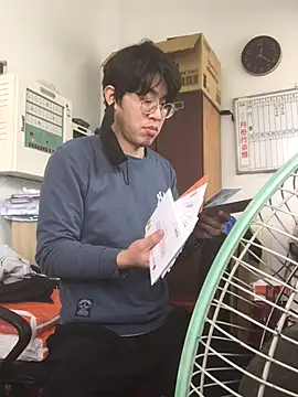 Snapshot of o0-69o chatting on 02.26.25 o0-69o online show from 02.26.25