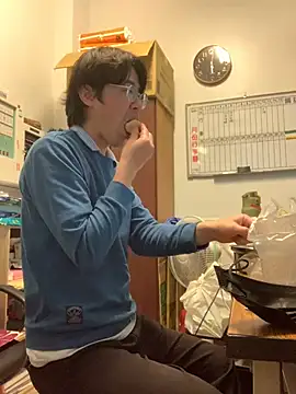 Snapshot of o0-69o chatting on 03.10.25 o0-69o online show from 03.10.25