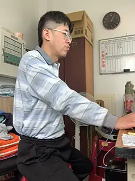 Snapshot of o0-69o chatting on 03.19.25 o0-69o online show from 03.19.25